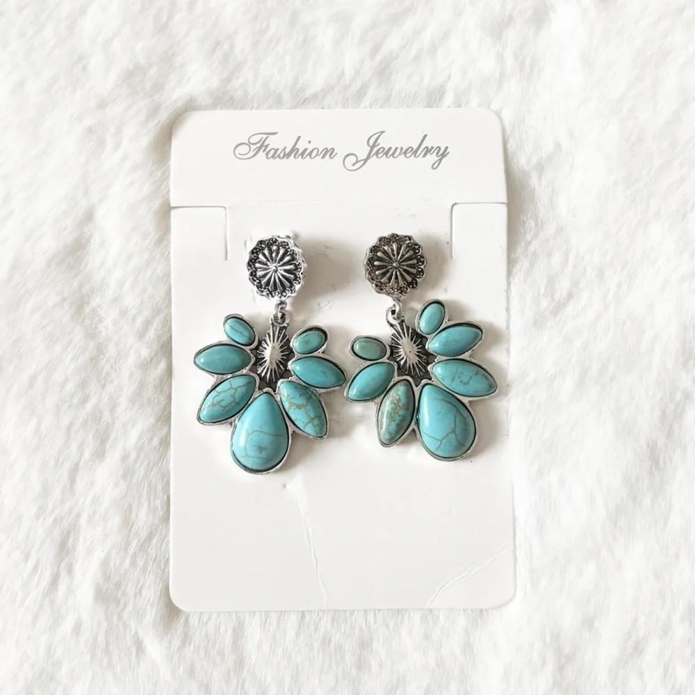 5/$15 🩷 MUST BUNDLE NWT Turquoise Floral Drop Earrings
